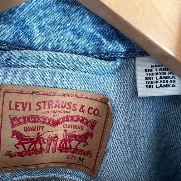 Levi Strauss Co Classic Original Trucker Jacket Denim Light Wash Women's Size M - Picture 10 of 13